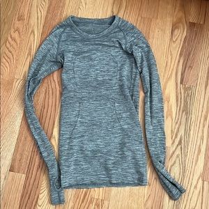 Gray long sleeve Lululemon shirt